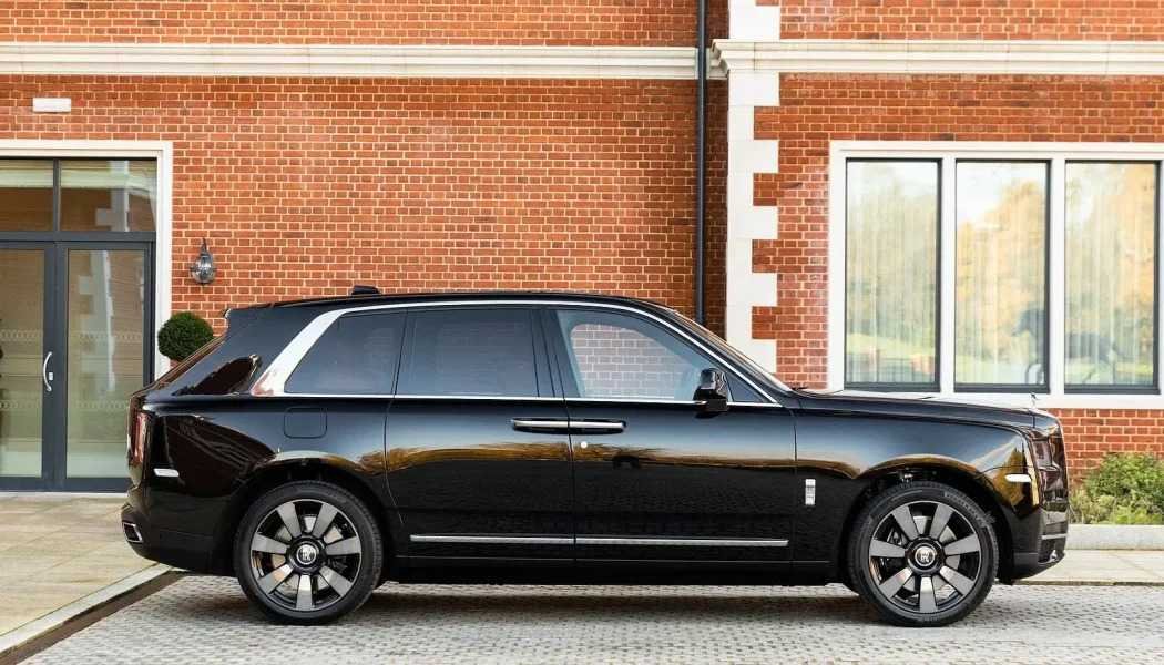 Experience Luxury Travels by Hiring a Safe Driver Dubai